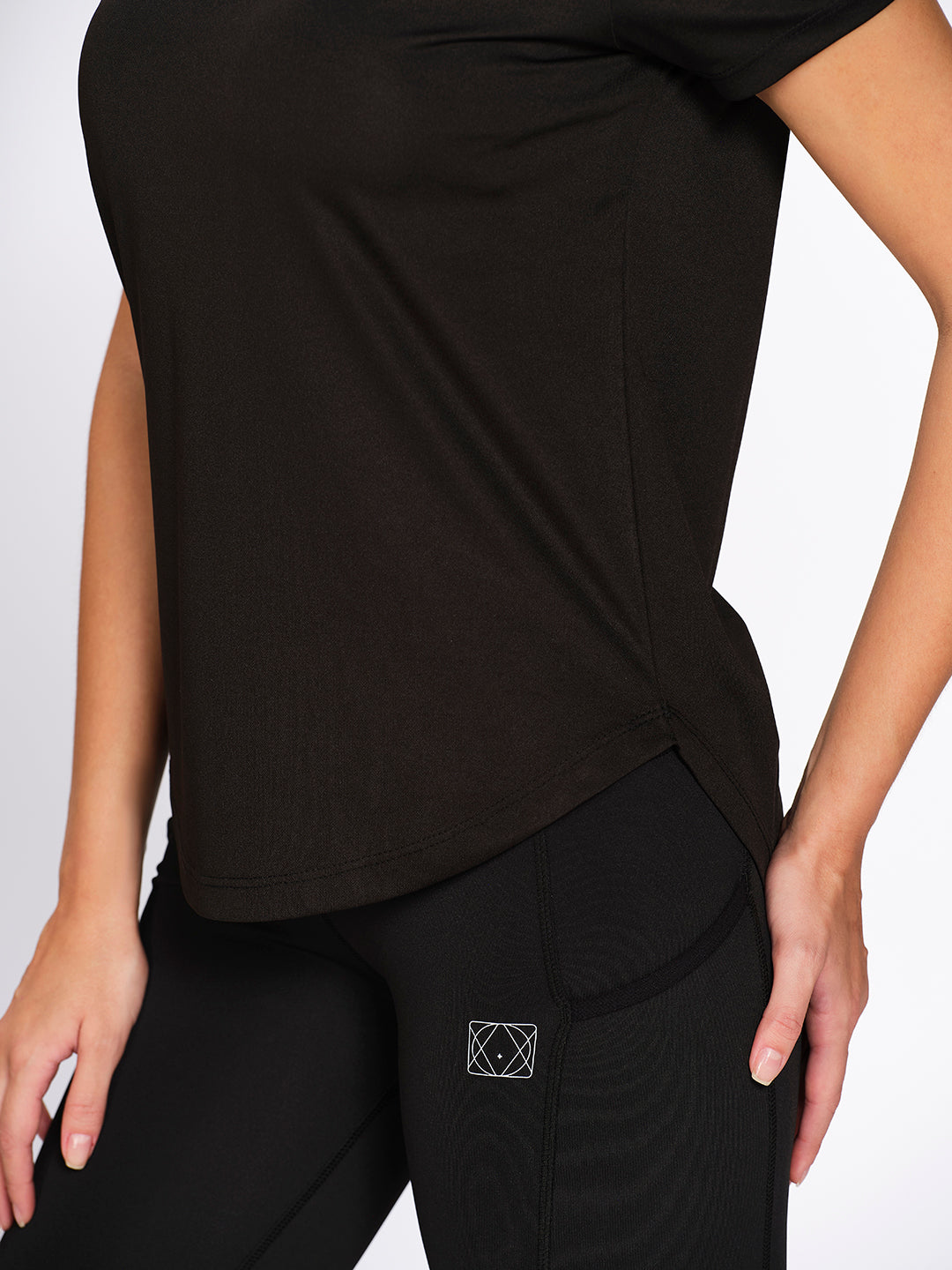 Munns & Mars Women's Curved Hem Activewear T-Shirt