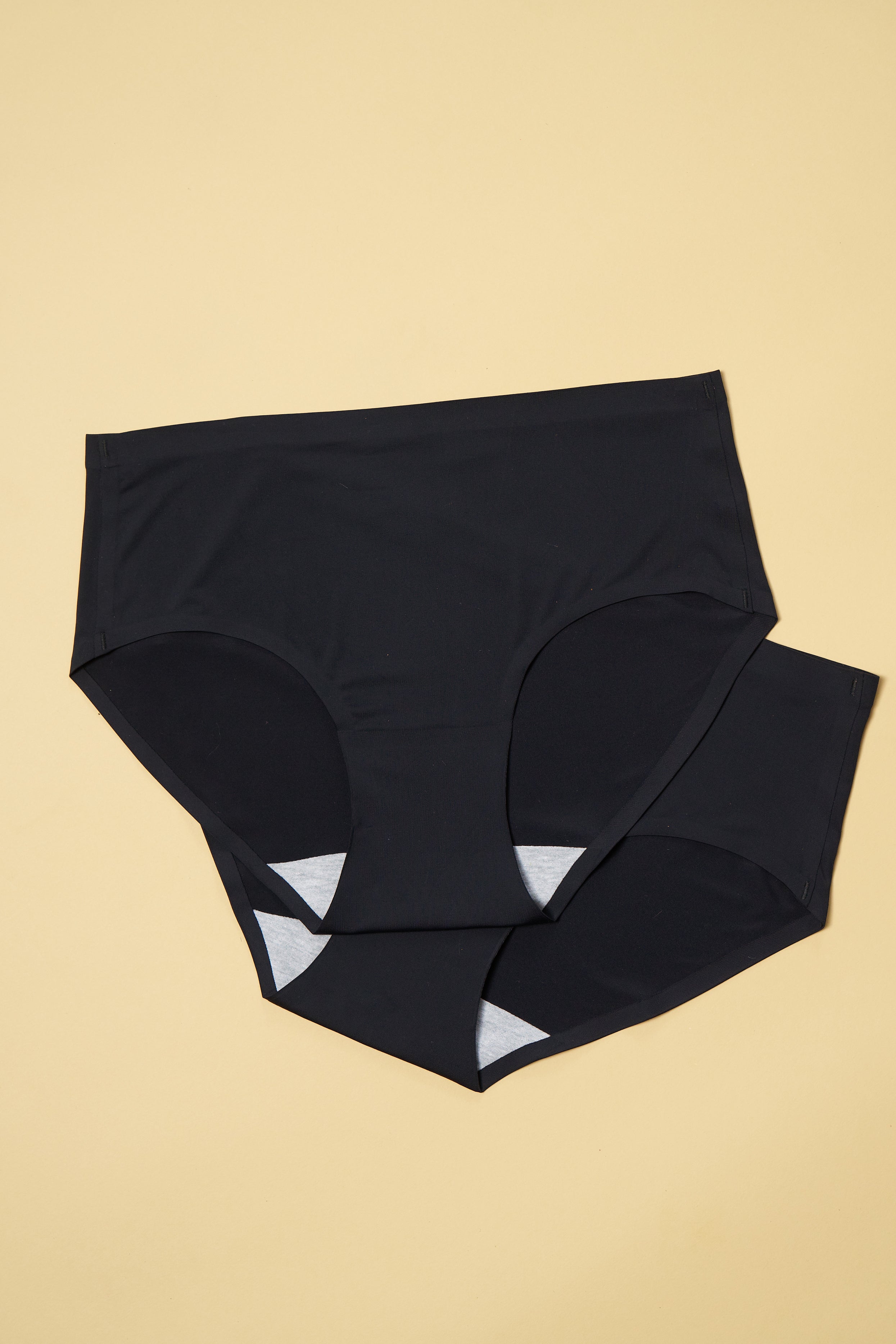Seamless Bonded Hipster Panty - Black & Black