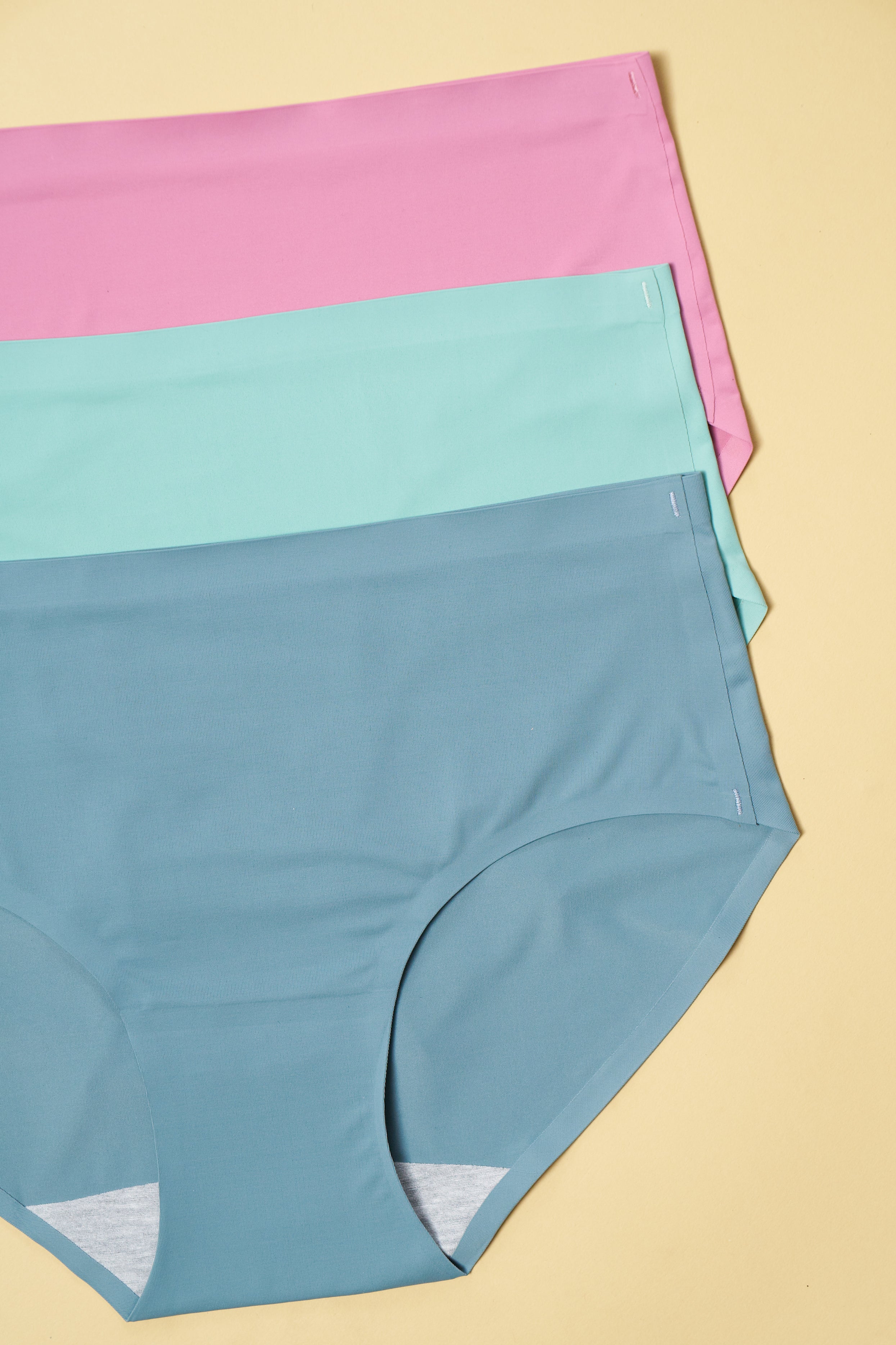Seamless Bonded Hipster Panty - Lily Mongolia, Mauve & Turquoise