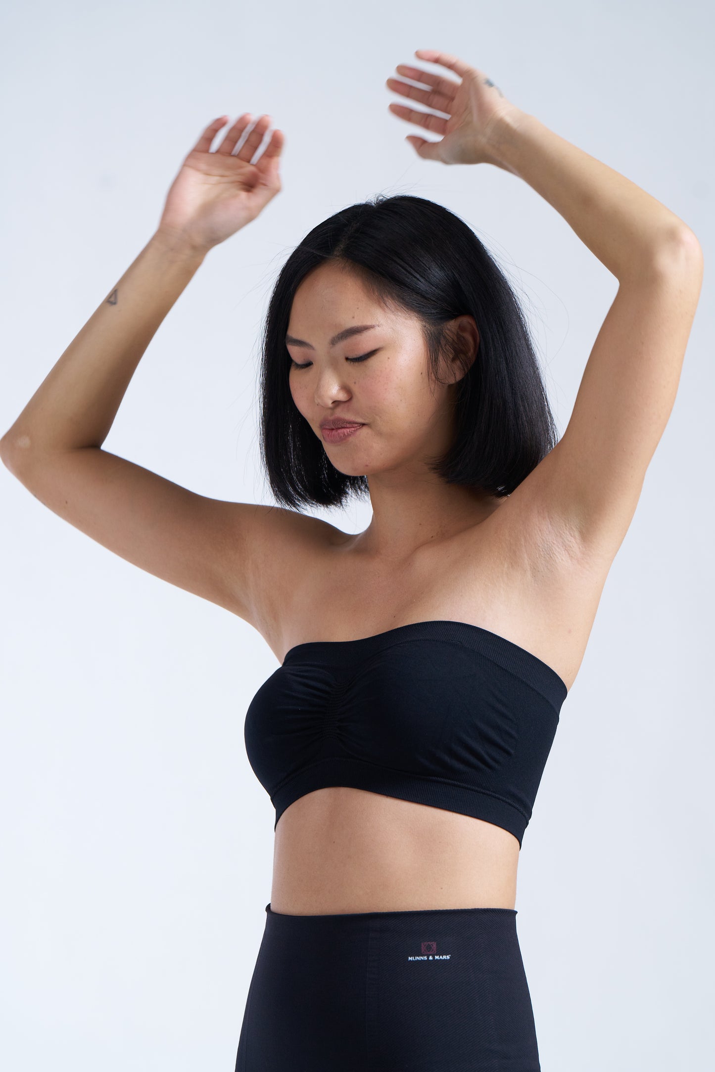 Munns & Mars Seamless Non-Padded Tube Bra - Black