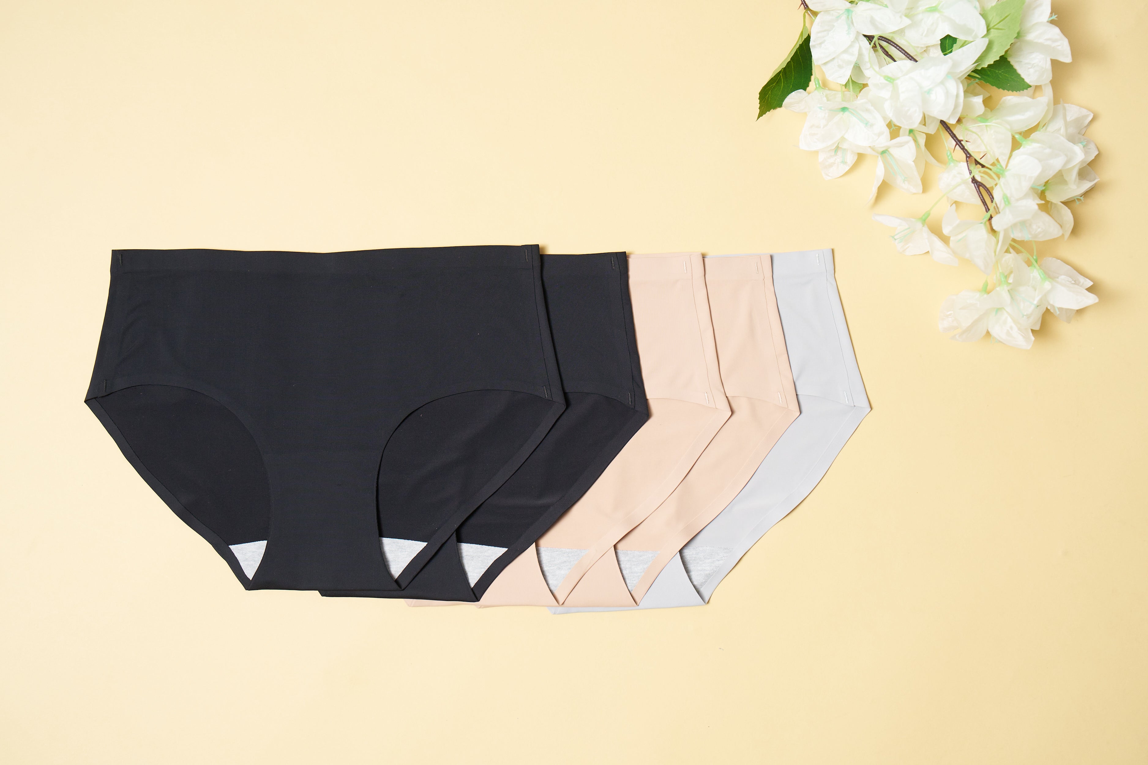 Seamless Bonded Hipster Panty - Black, Black, Beige, Beige & Grey