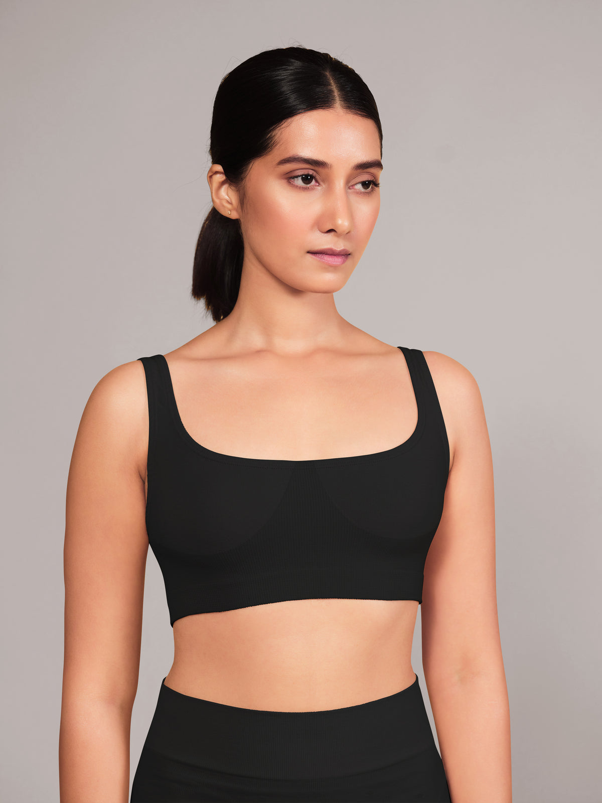 Munns & Mars Teenage Non-Padded Sports Bra - Black