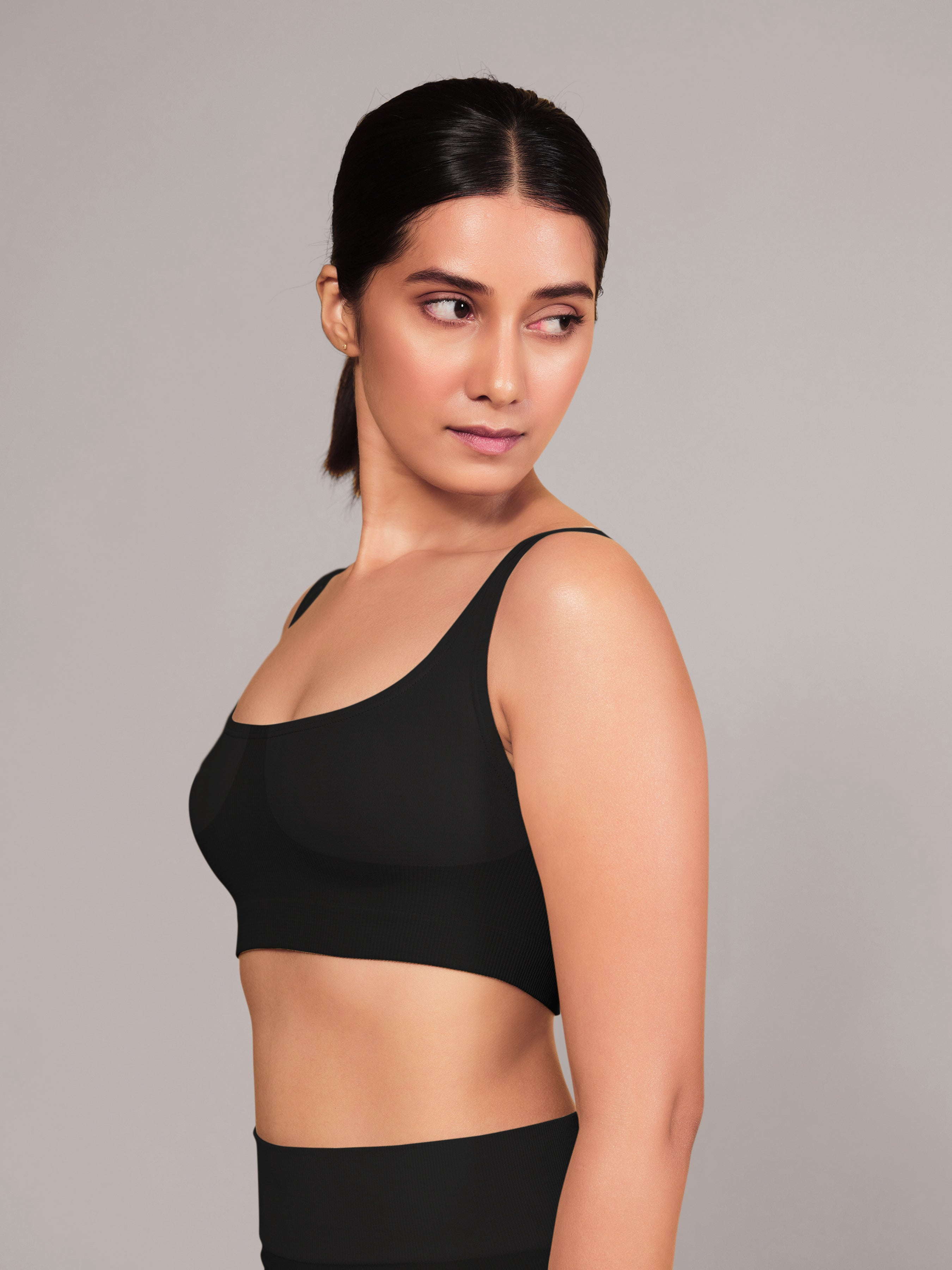 Munns & Mars Teenage Non-Padded Sports Bra - Black