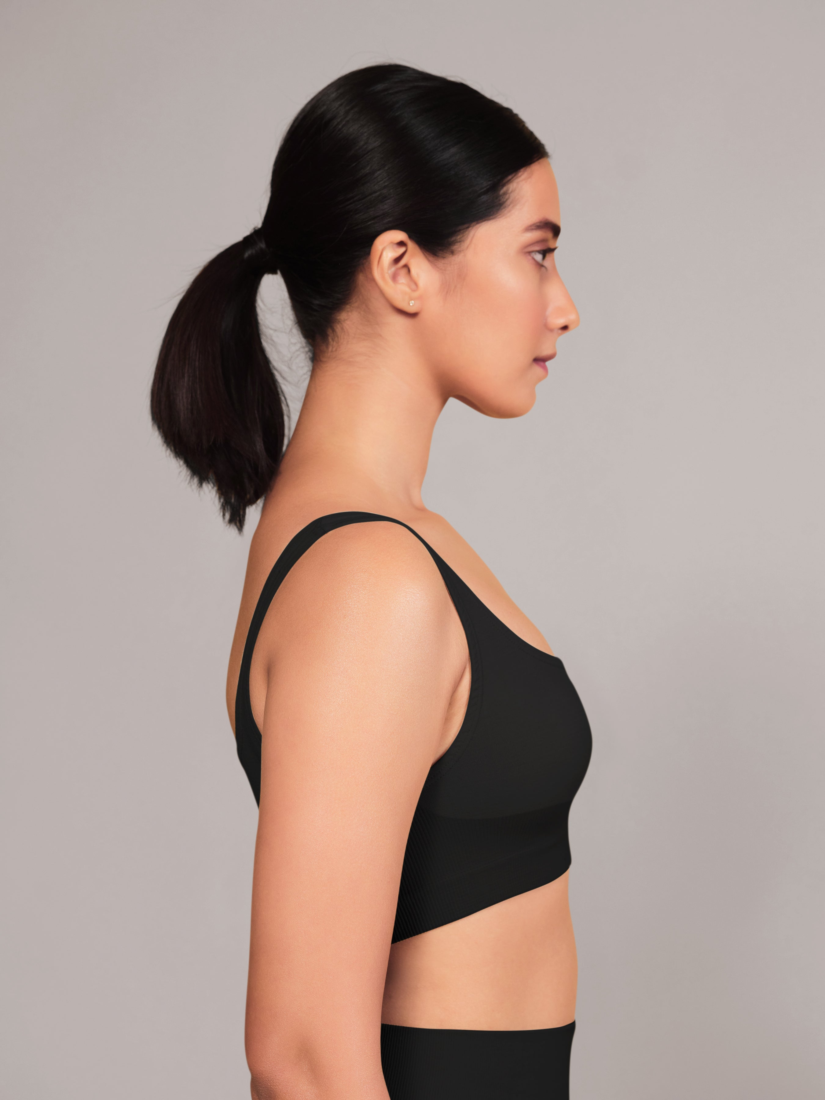 Munns & Mars Teenage Non-Padded Sports Bra - Black