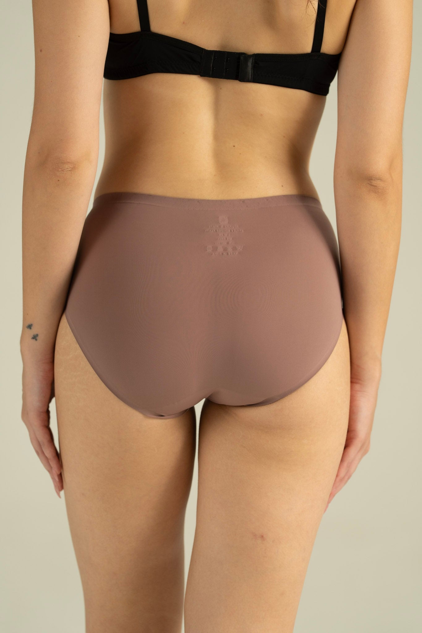 Munns & Mars Womens  Seamless Bonded Hipster Panty- Pack of 7