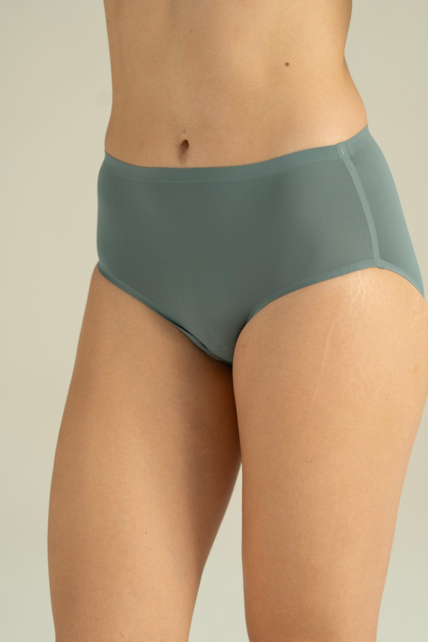 Munns & Mars Womens  Seamless Bonded Hipster Panty